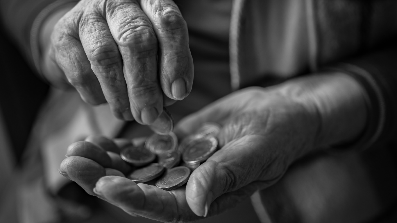 Türkiye İnsan Hakları ve Eşitlik Kurumu’na Soruyoruz!  Türkiye’de Yaşlı Yoksulluğu ve Yaşlıların Barınma Hakkı Krizi